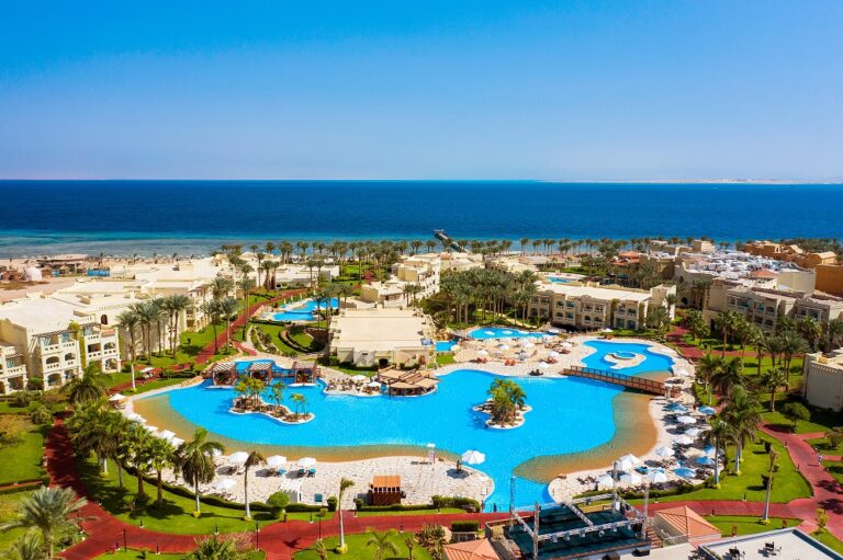 فنادق ريكسوس مصر تحقق نجاحًا جديدًا بعد تصنيفها أفضل وجهات الإقامة لعام 2024