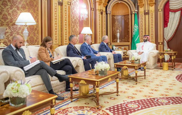 السعودية وأمريكا يستعرضان علاقات الصداقة وأوجه التعاون