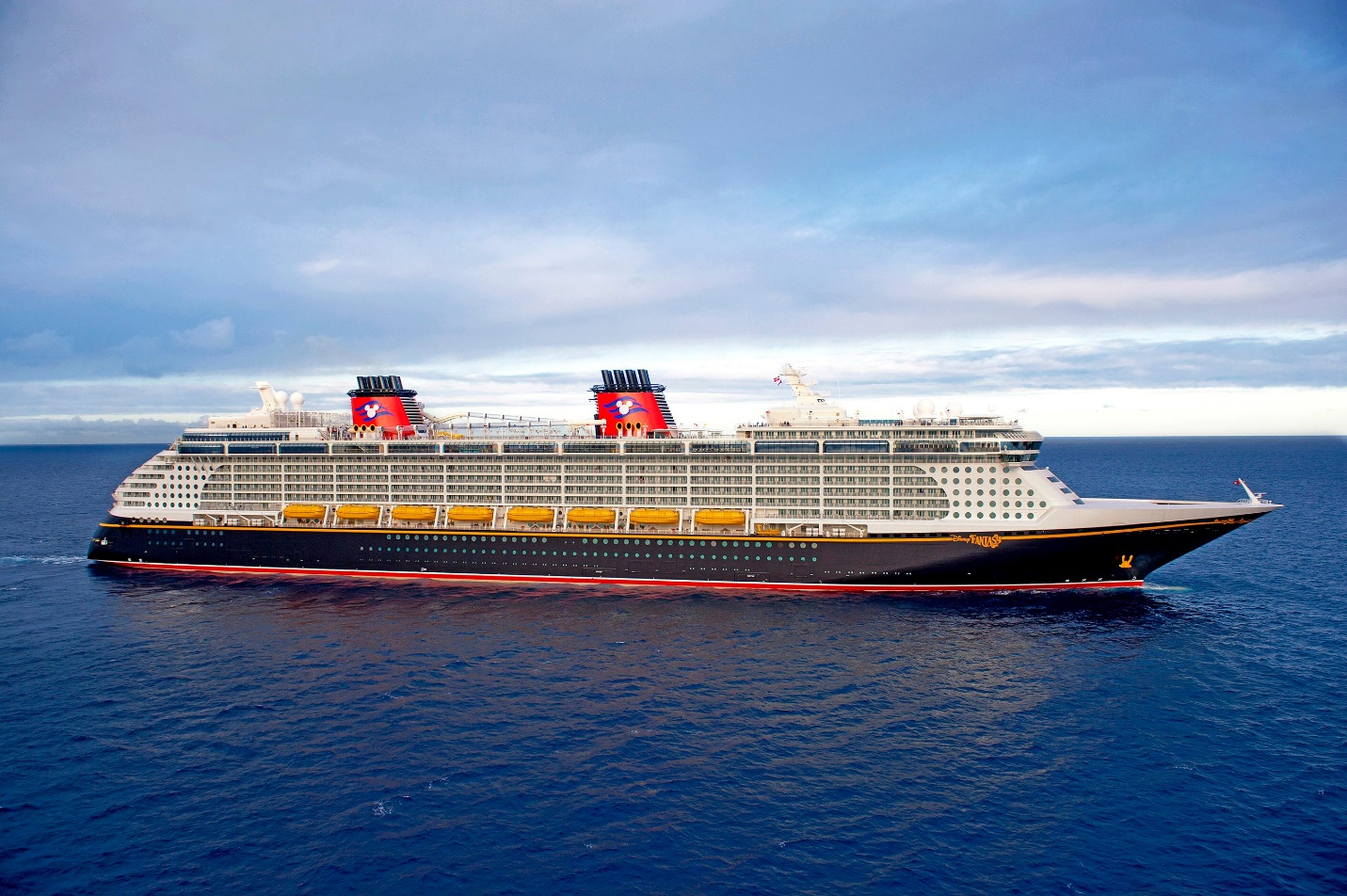 ستة أنشطة يمكن الاستمتاع بها على متن سفينة "Disney Fantasy" خلال صيف 2025