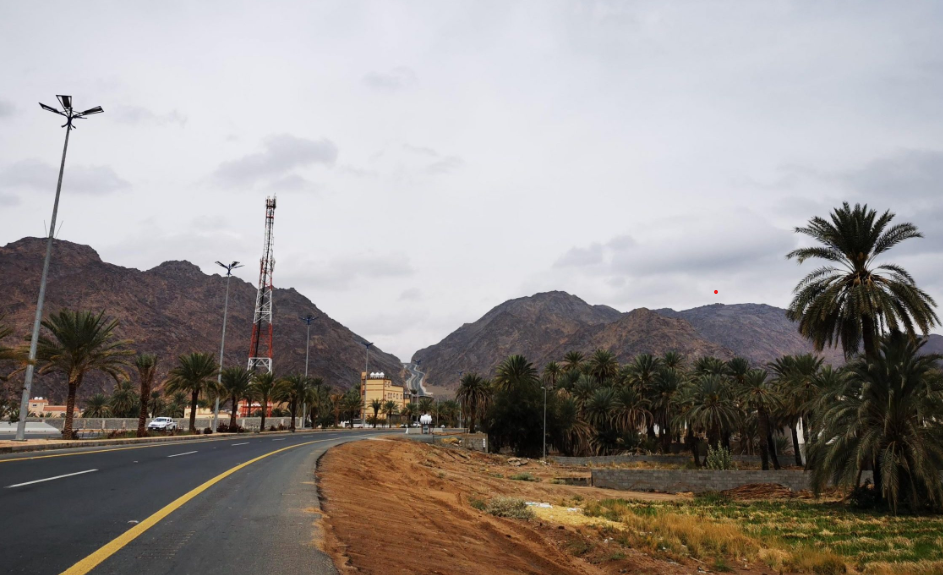 نجران تحكي الطبيعة الخلابة.. غيوم وسيل ومشاهد رائعة