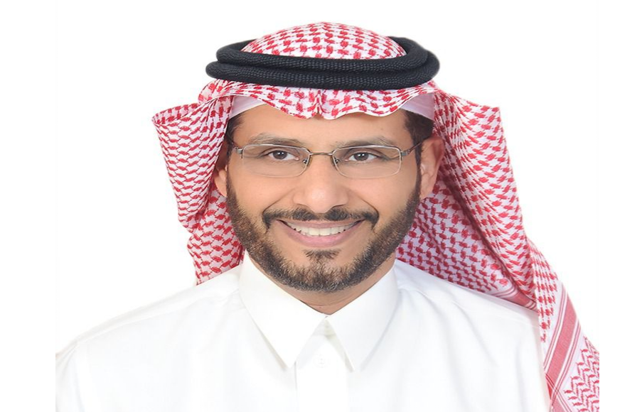 المستشار الإعلامي علي عايض القرني مسيرة حافلة بالإنجازات في الإعلام الرياضي والعلاقات العامة